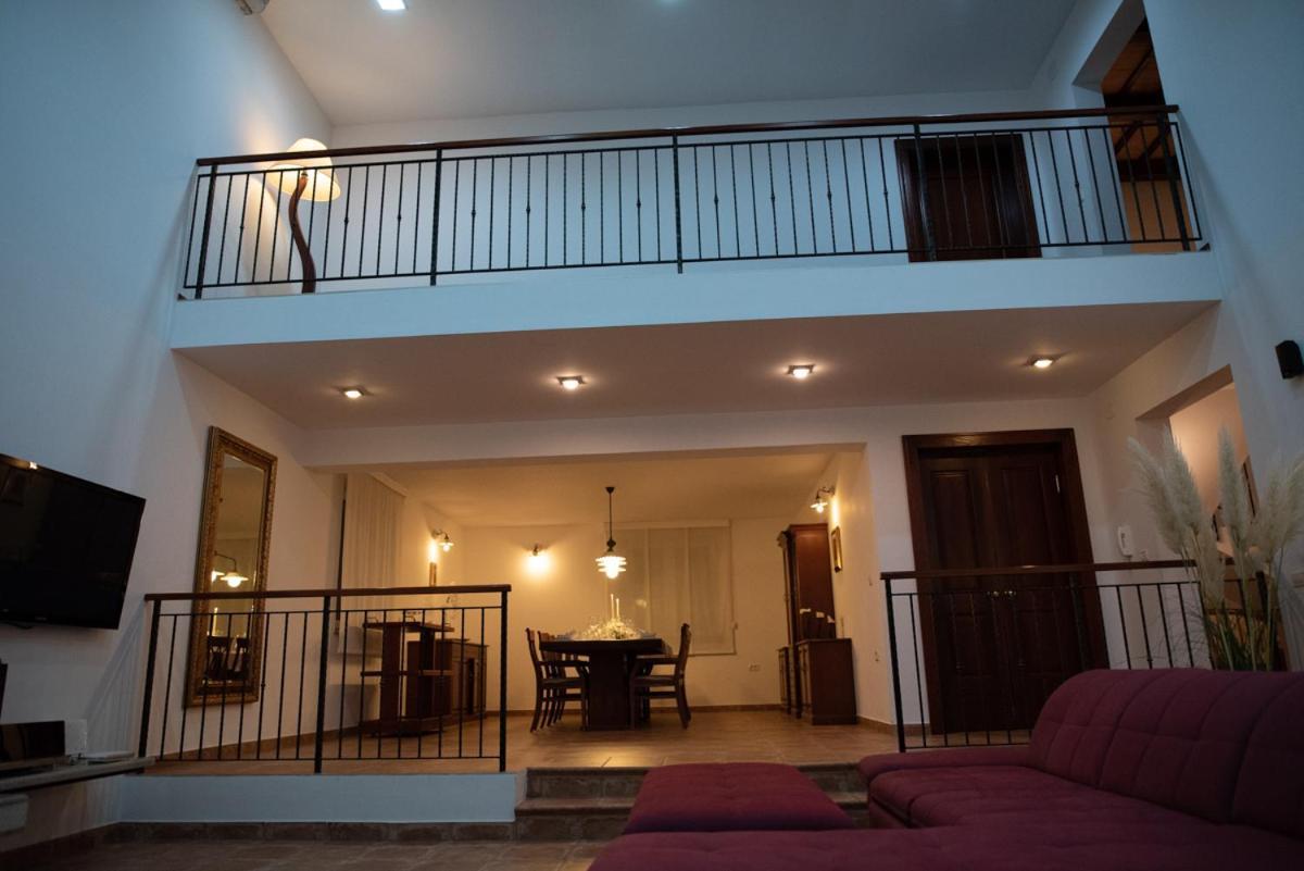 Castle House Rooms, Swimming Pool & Sauna & Tennis Court & Wine Cellar Sežana Eksteriør bilde
