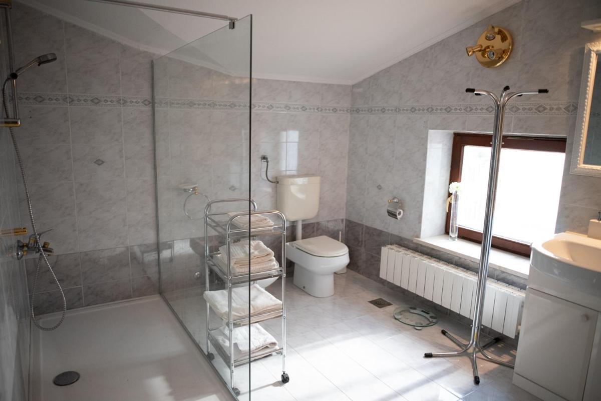 Castle House Rooms, Swimming Pool & Sauna & Tennis Court & Wine Cellar Sežana Eksteriør bilde